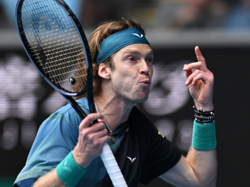 塞蒂恩：球队展现出来的态度和能力非常积极，攻防两端还需提升.